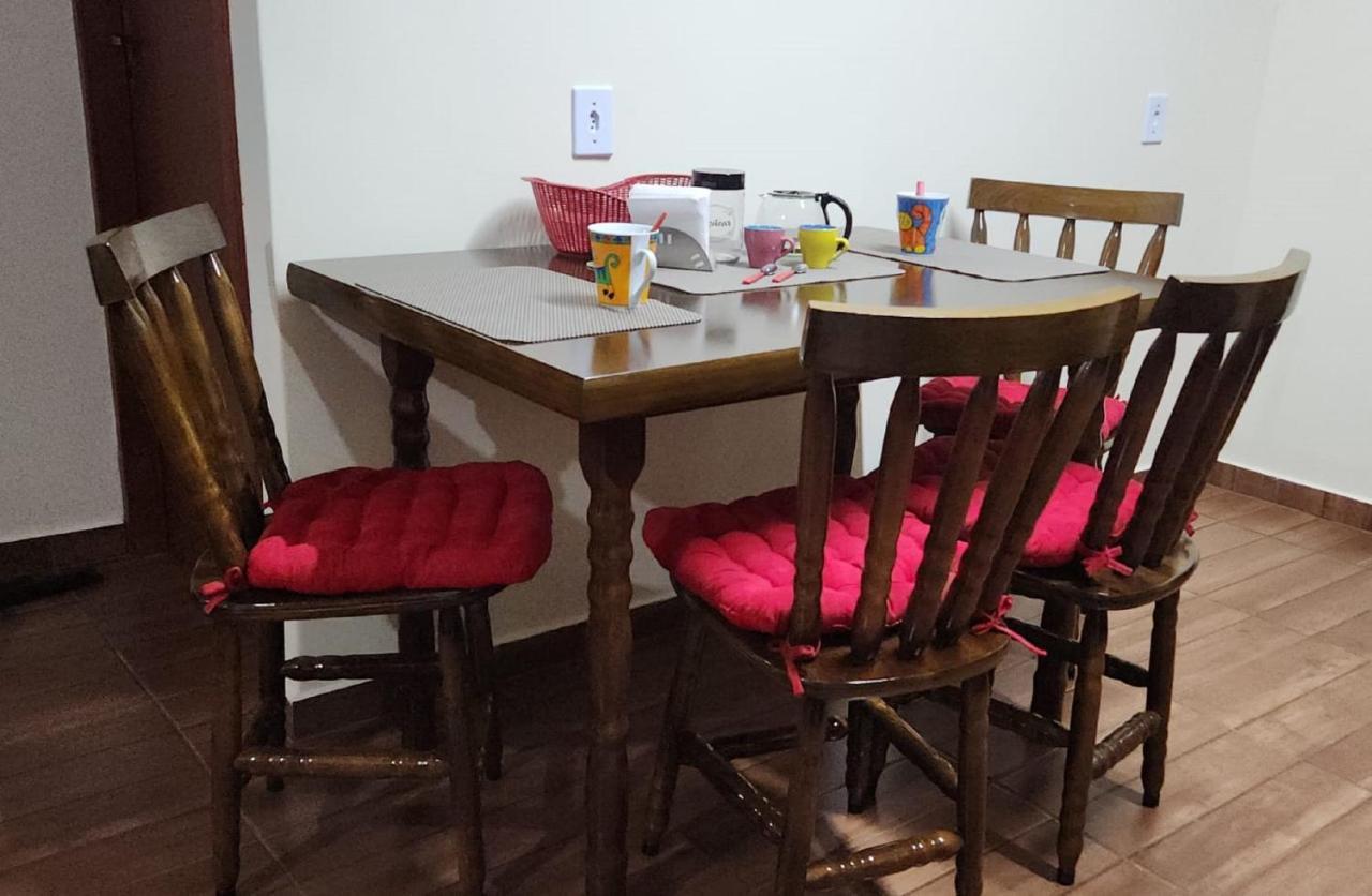 Proximo A Av Das Cataratas - Ar Condicionado - Estacionamento Privado Фос-ду-Іґуасу Екстер'єр фото
